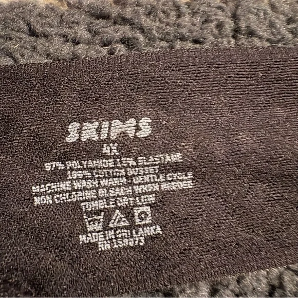 NWOT SKIMS 3 Pair Lace Seamless Thong Panty 4X - Picture 6 of 7